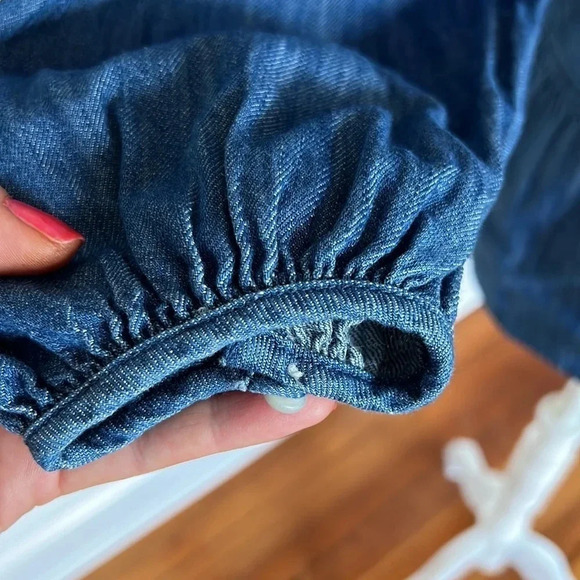 Old Navy Denim Long Sleeve Top with Elasticized Shoulders - NWT - Size M - Picture 7 of 12
